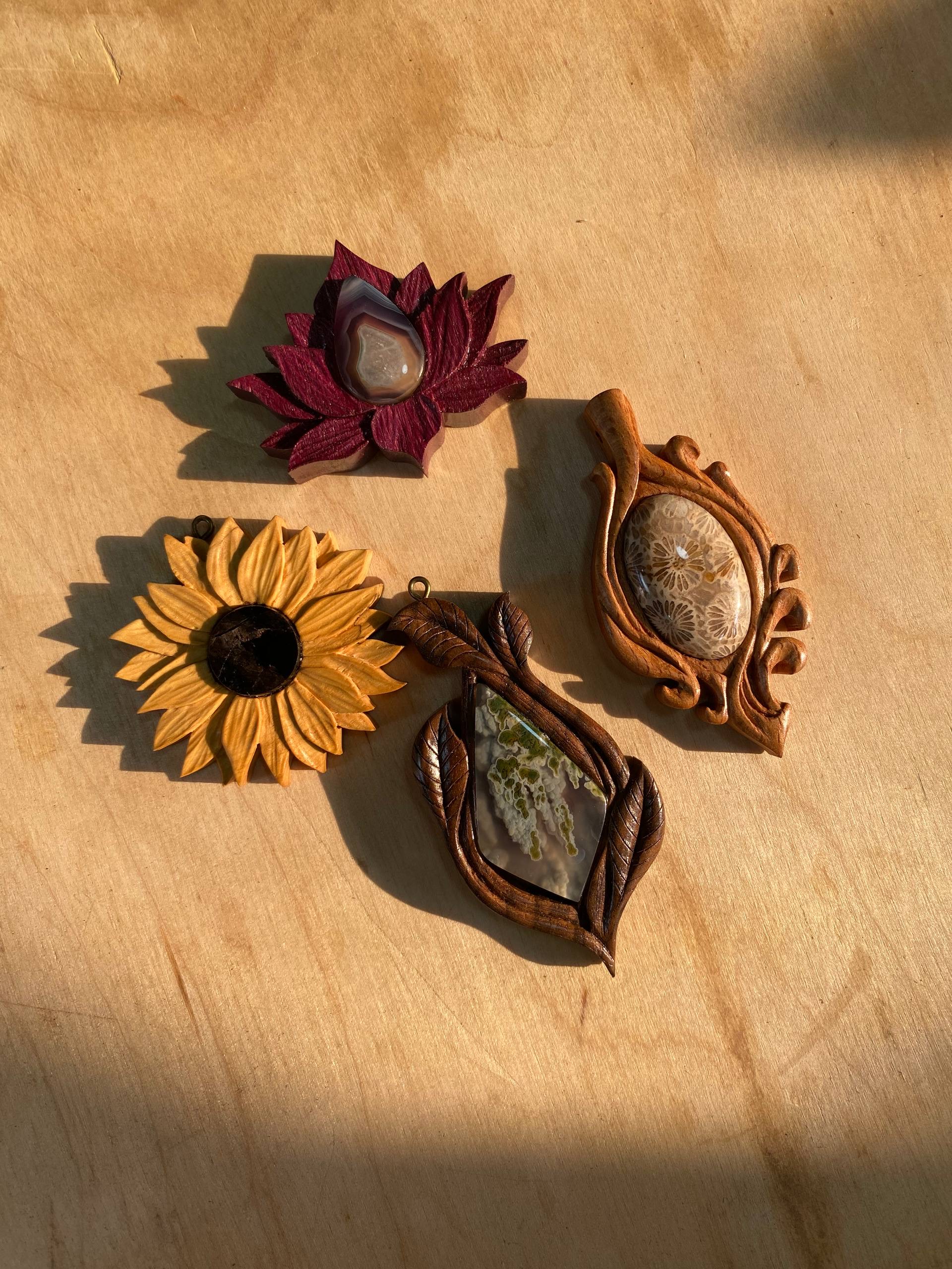 گردنبندهای نور و منیر دست ساز