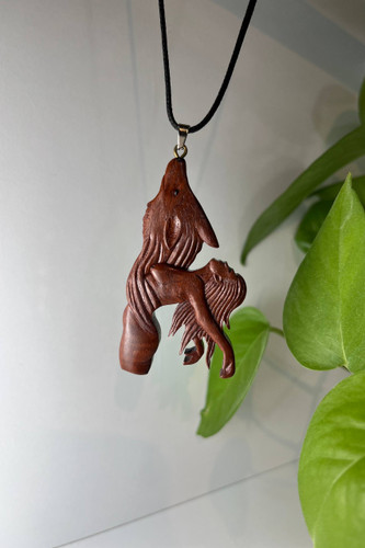 گردنبند چوبی دختر و گرگ