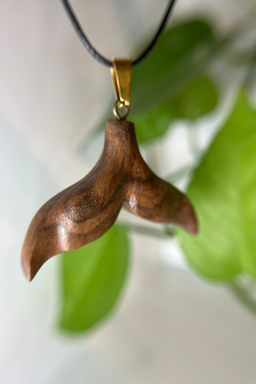 گردنبد دم وال چوبی