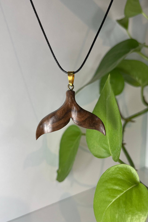 گردنبد دم وال چوبی