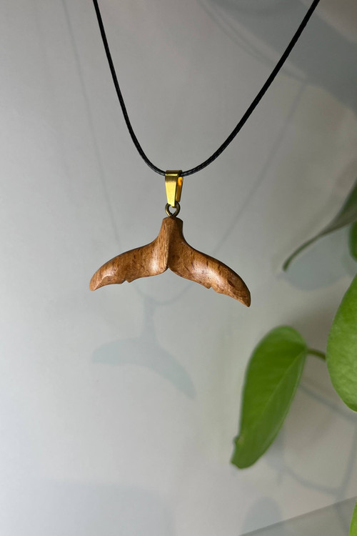 گردنبد دم وال چوبی