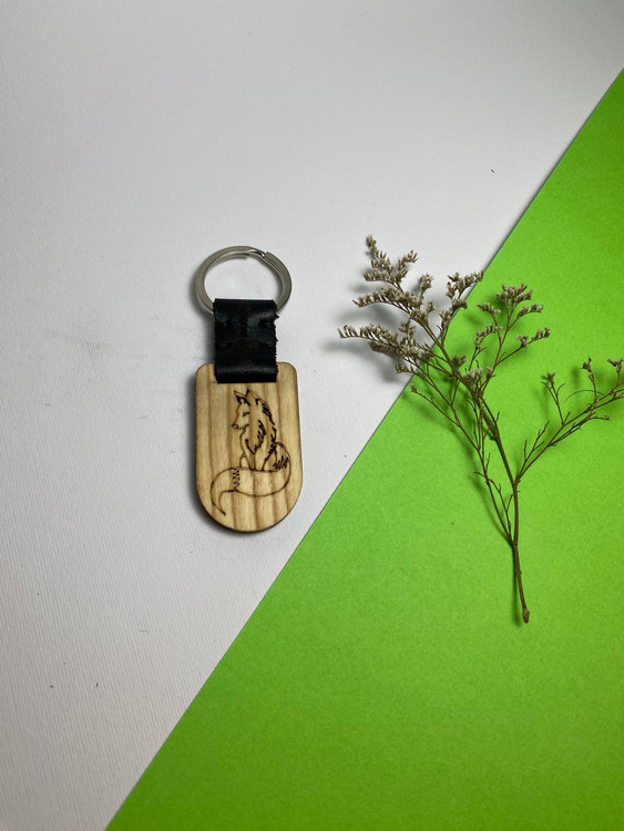 جاسوئیچی دستساز با چرم طبیعی و چوب افرا و ون، مجهز به حلقه ضدزنگ