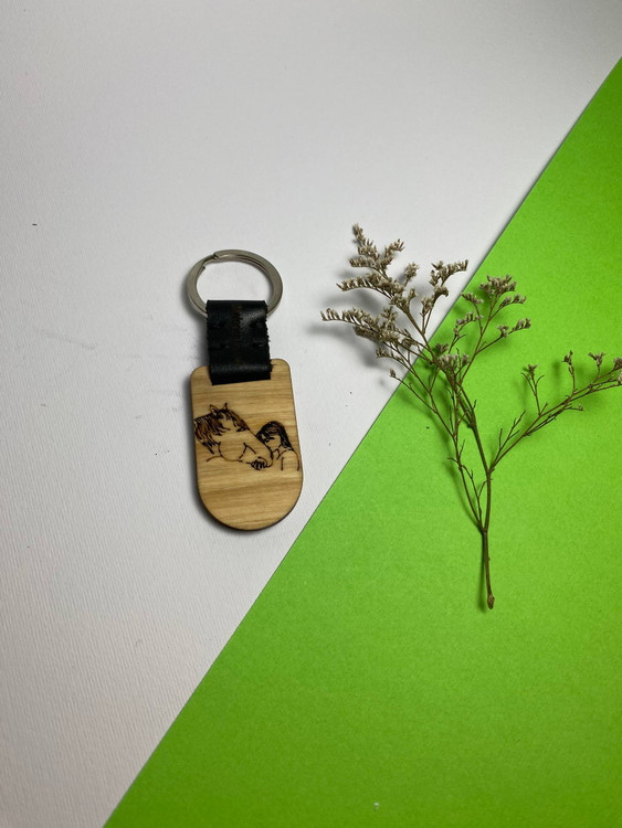 جاسوئیچی دستساز با چرم طبیعی و چوب افرا و ون، مجهز به حلقه ضدزنگ