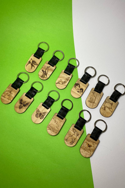 جاسوئیچی دستساز با چرم طبیعی و چوب افرا و ون، مجهز به حلقه ضدزنگ