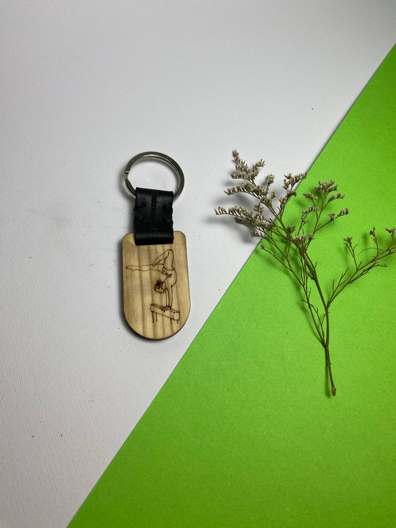 جاسوئیچی دستساز با چرم طبیعی و چوب افرا و ون، مجهز به حلقه ضدزنگ