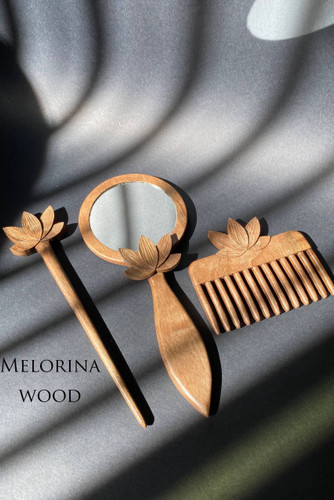 مجموعه چوبی دستساز با طرح گل نیلوفر لوتوس از مجموعه لمس ملورینا