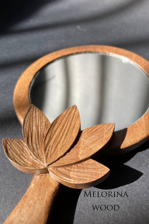 آیینه دستساز چوبی با طرح نیلوفر لوتوس مجموعه لمس ملورینا