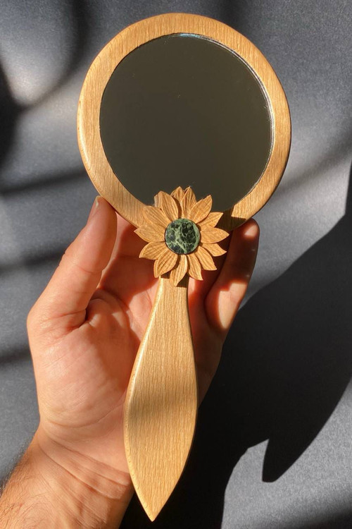 ست سه تیکه آینه، شانه و کانزاشی چوبی دست ساز با تزئین گل آفتابگردان و سنگ مارسنگ