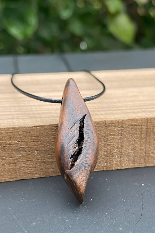 گردنبندهای چوبی دستساز با فرم طبیعی، مجموعه هنر طبیعت، ساخته شده از چوب خام و طبیعی